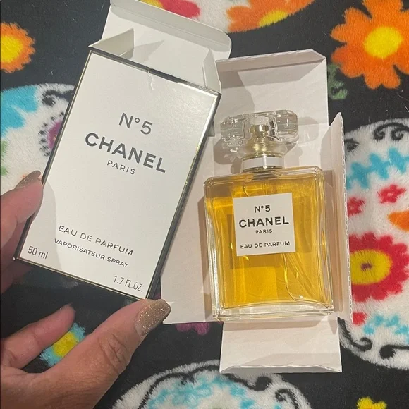 Chanel N°5 Eau de Parfum 50ml Box - Picture 5 of 10